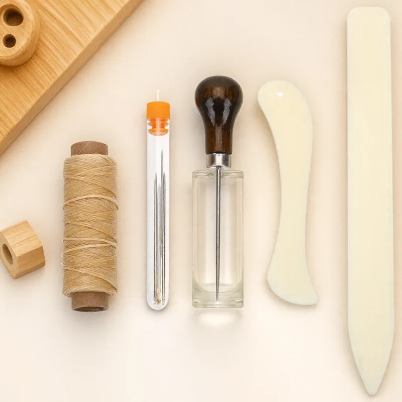 Bookbinding Supply Kit - 1セットの裁縫道具キット DIYポータブルクラフト用品 軽量で手作り修理プロジェクトや製本に最適