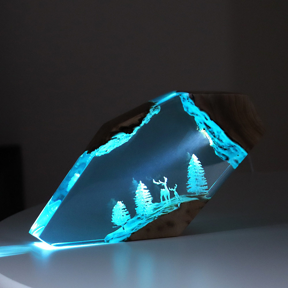 Art Y Craft - 森の妖精鹿デスクトップアート、パーソナライズされた発光オーナメント、沈没船タコ、聖なる木製樹脂製ホームデコレーションクラフトアイテム