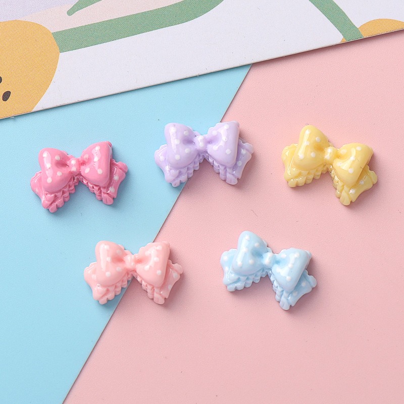 7色ミニリボン樹脂チャーム、水玉模様の光沢のあるフラットバッ - Art Craft Items のレビューと価格